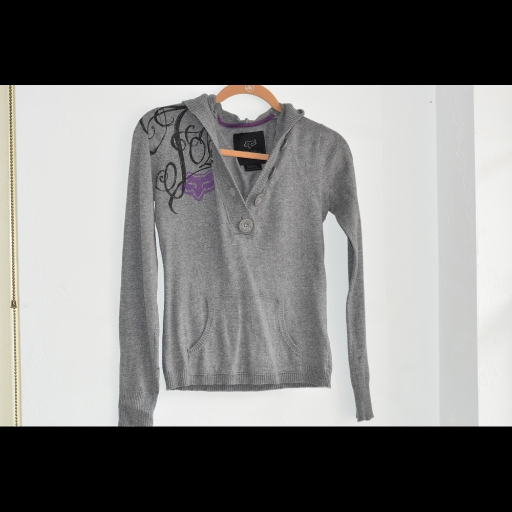 Fox sweater with buttons and graphic lettering